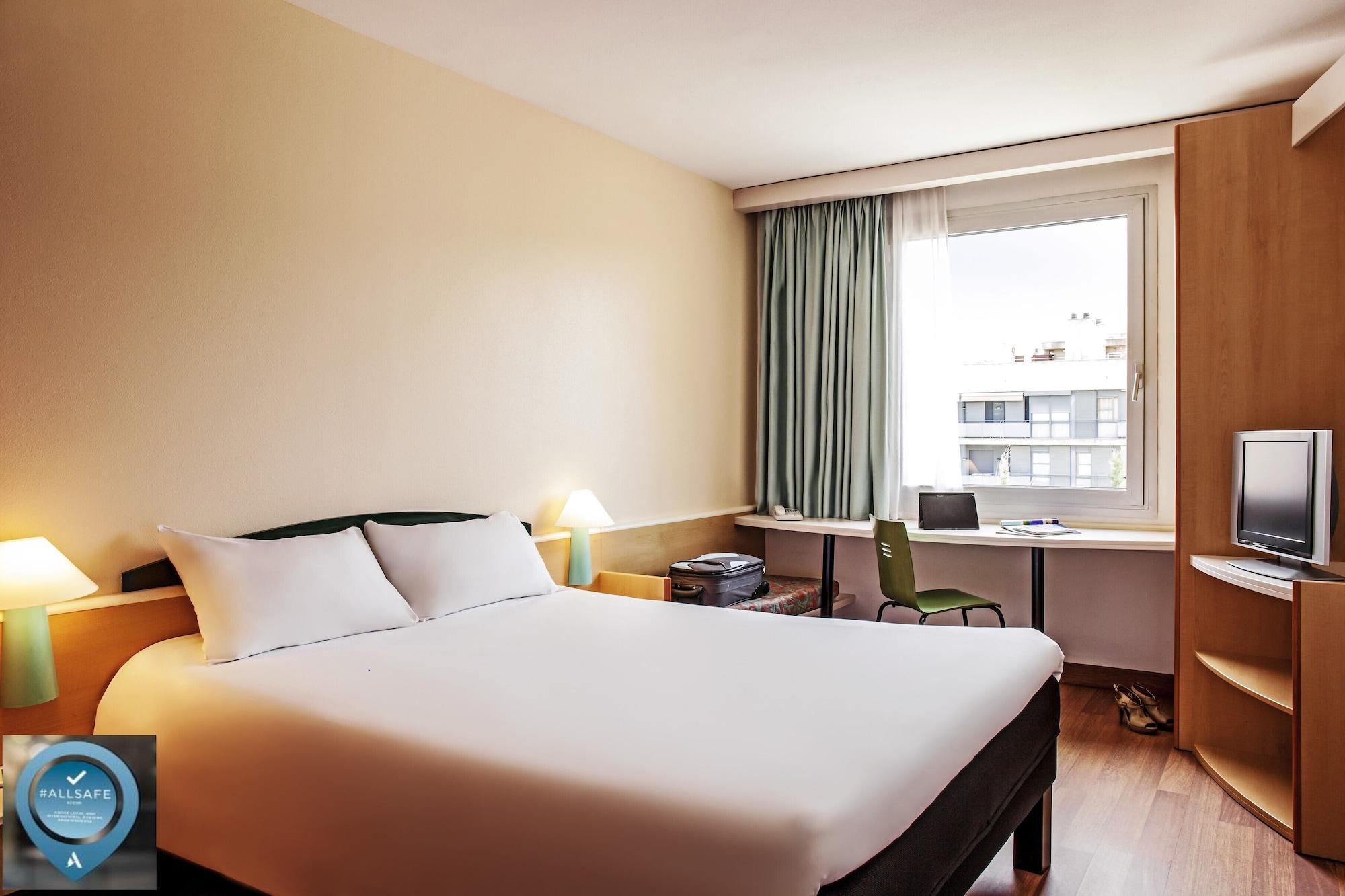 Ibis Barcelona Molins De Rei Otel Dış mekan fotoğraf