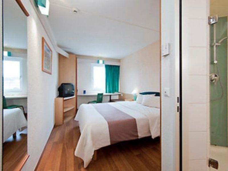 Ibis Barcelona Molins De Rei Otel Dış mekan fotoğraf