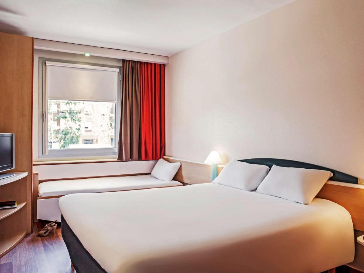 Ibis Barcelona Molins De Rei Otel Dış mekan fotoğraf